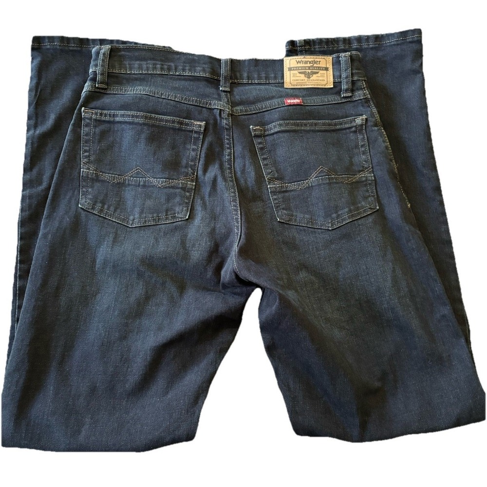 Mens WRANGLER Jeans Premium Straight Fit Dark Denim Blue Jeans Size 30x32 - Picture 2 of 5